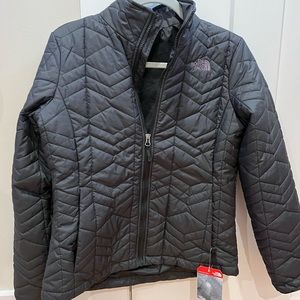 North Face puffer jacket NWT